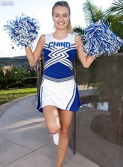 Cheerleader Upskirt - Upskirt Pics Mobi